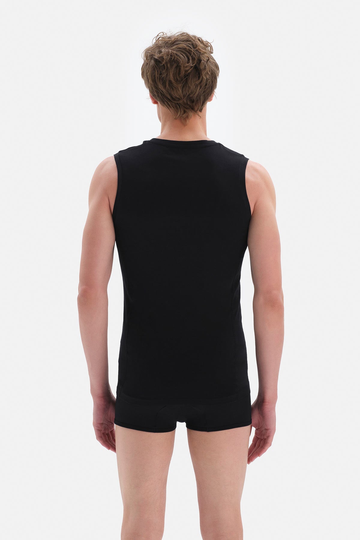 BLACK T-SHIRT SLEEVLESS