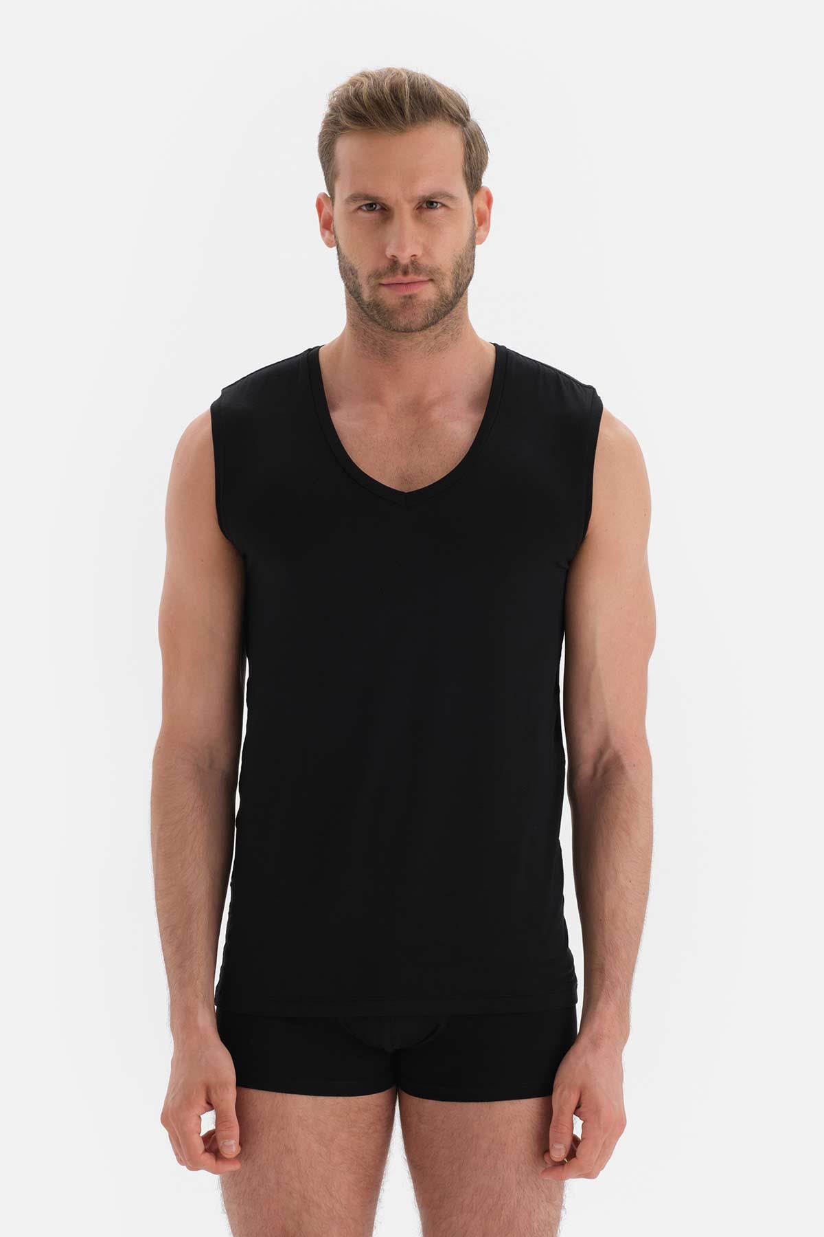 BLACK T-SHIRT SLEEVLESS