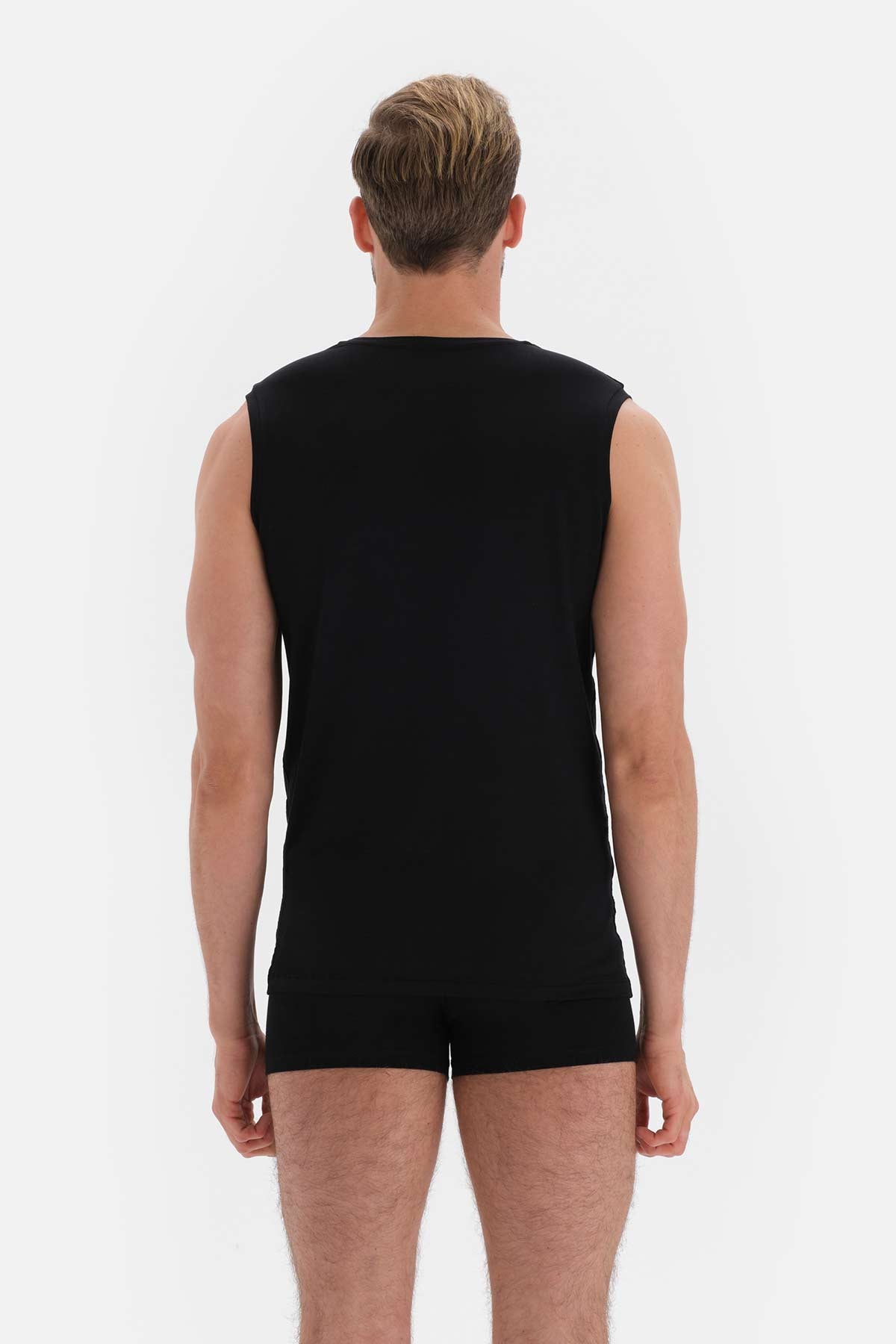 BLACK T-SHIRT SLEEVLESS