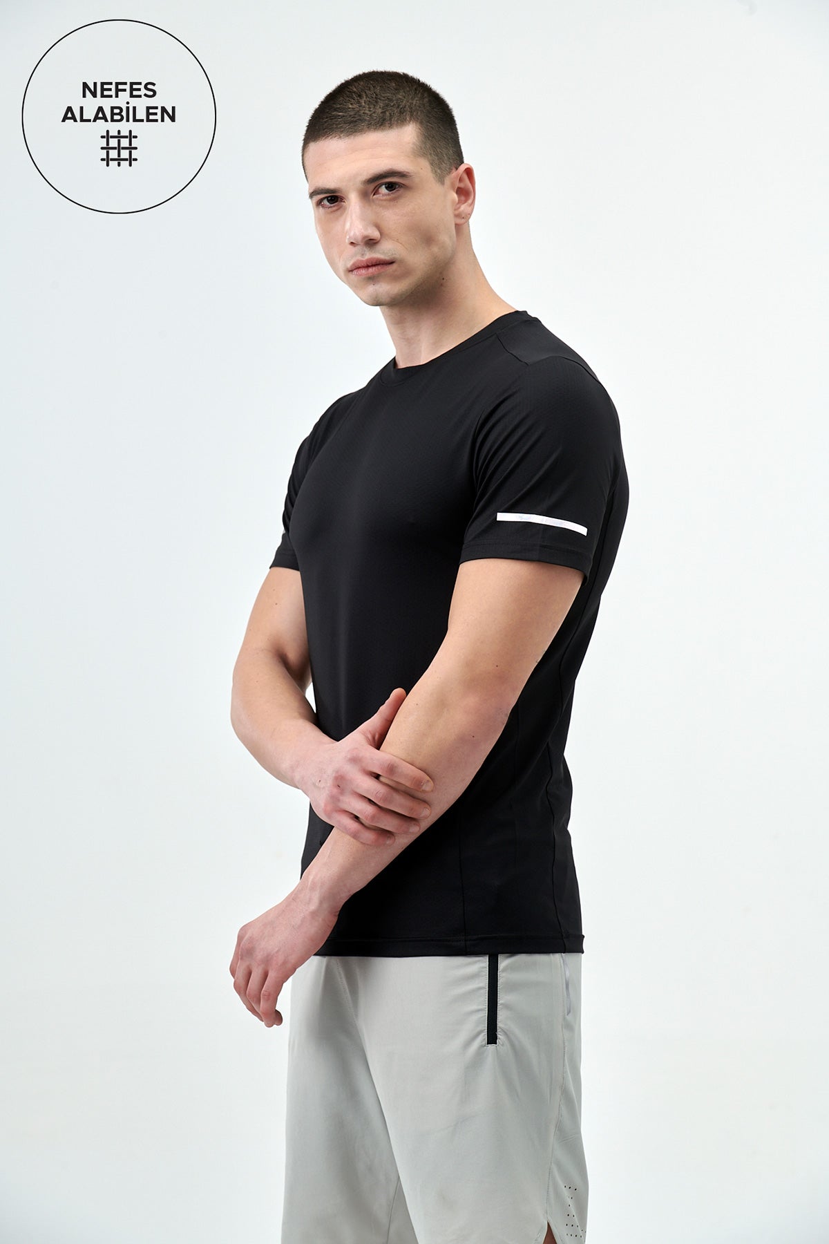 BLACK T-SHIRT