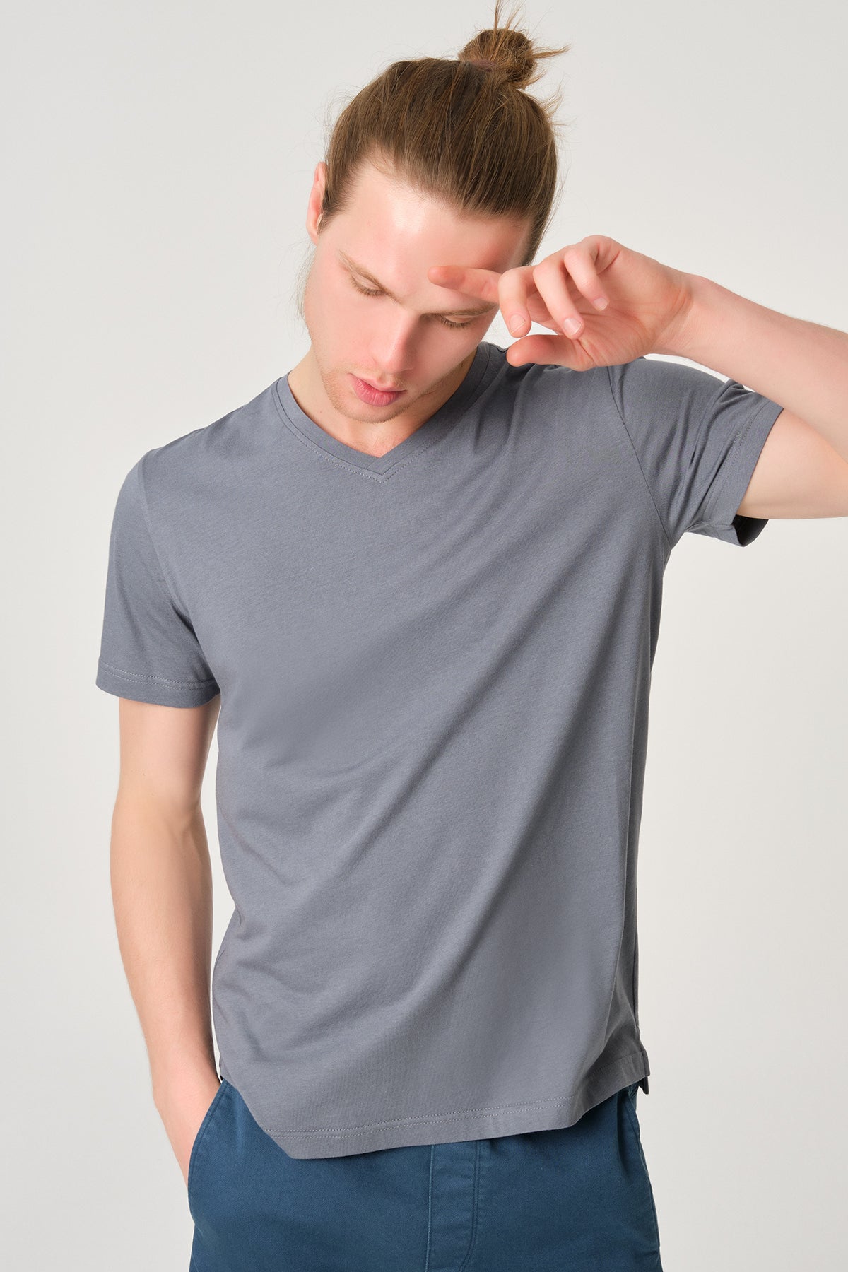 Antrasit V Yaka Erkek T-Shirt