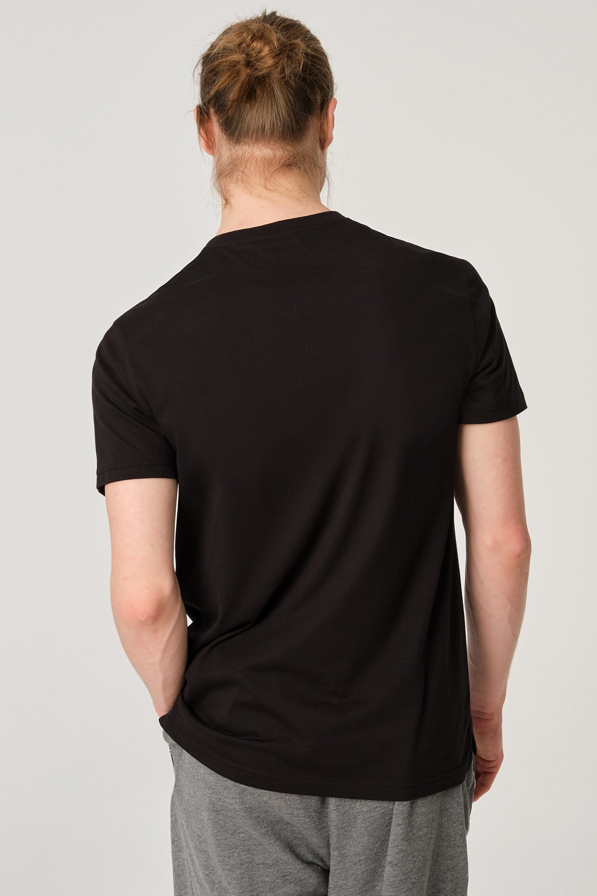 Siyah V Yaka Erkek T-Shirt