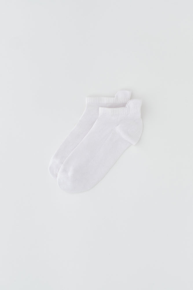 WHITE SOCKS