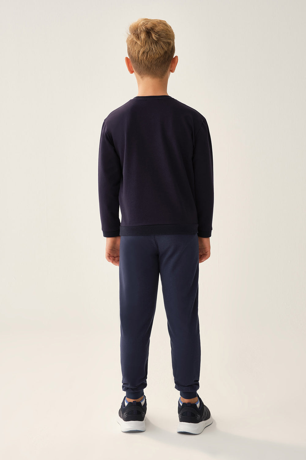 NAVY SWEATSHIRT