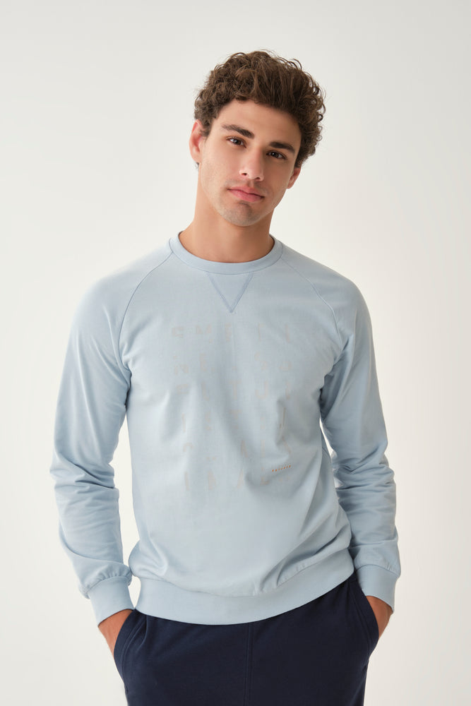 LIGHT BLUE SWEATSHIRT