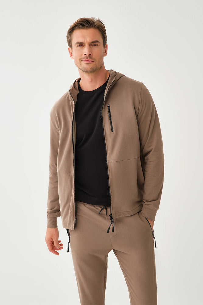 BROWN SWEATSHIRT