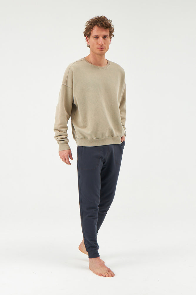 GREEN SWEATSHIRT