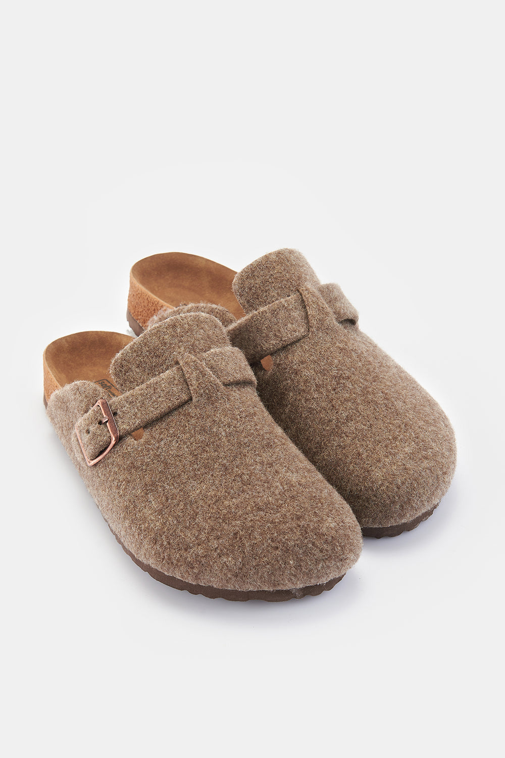BROWN SLIPPER
