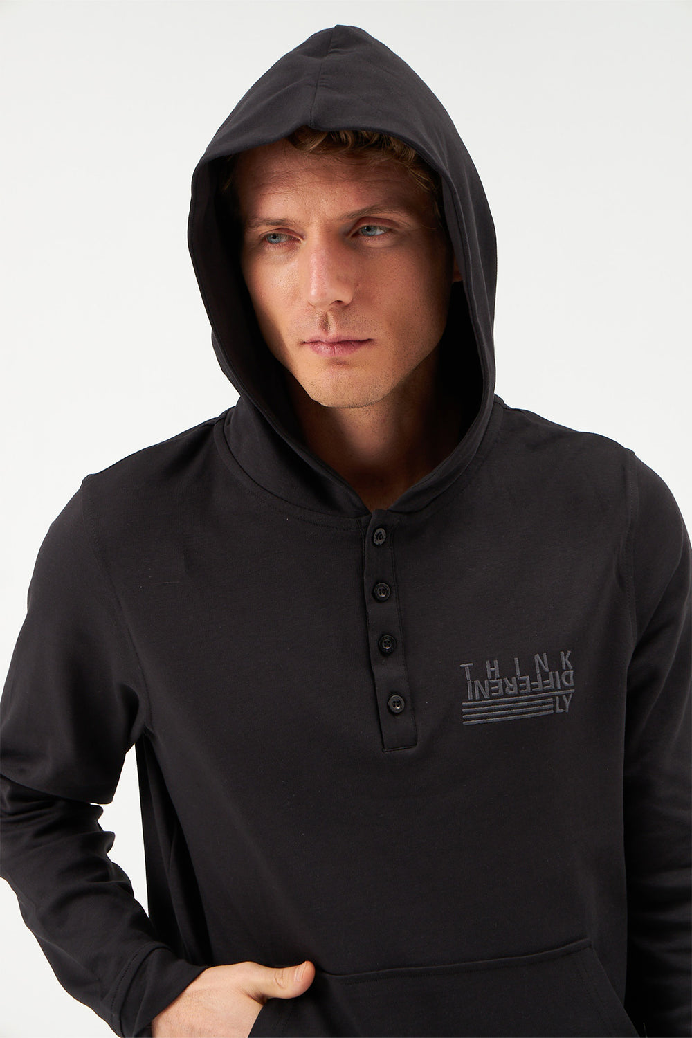 BLACK SWEATSHIRT