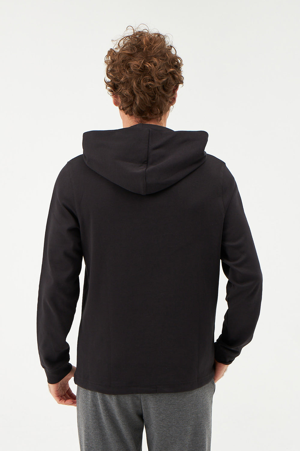 BLACK SWEATSHIRT