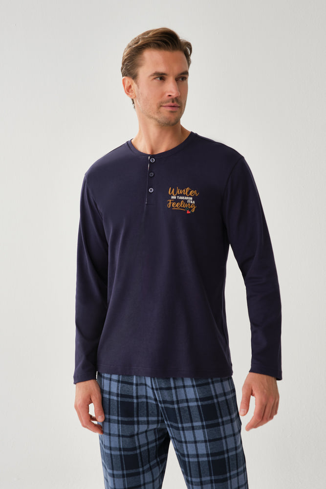 NAVY SWEATSHIRT