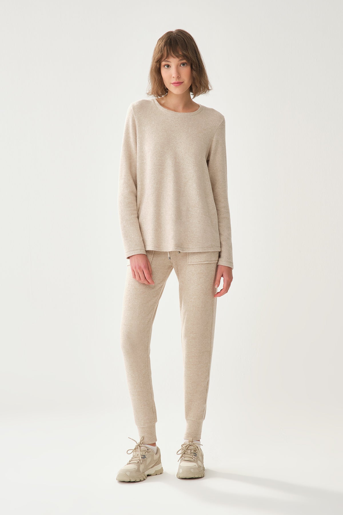 BEIGE SWEATSHIRT