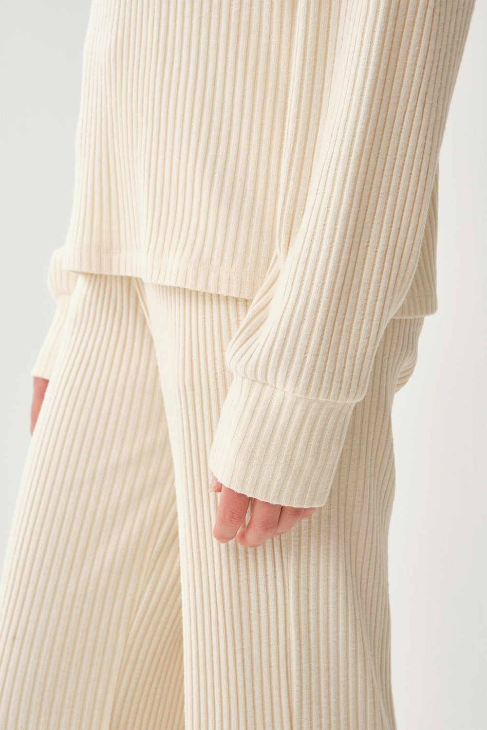 BEIGE SWEATSHIRT