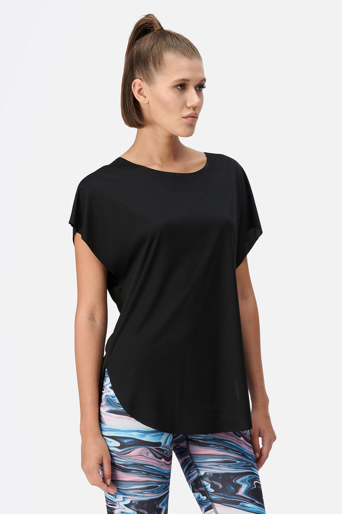 BLACK T-SHIRT
