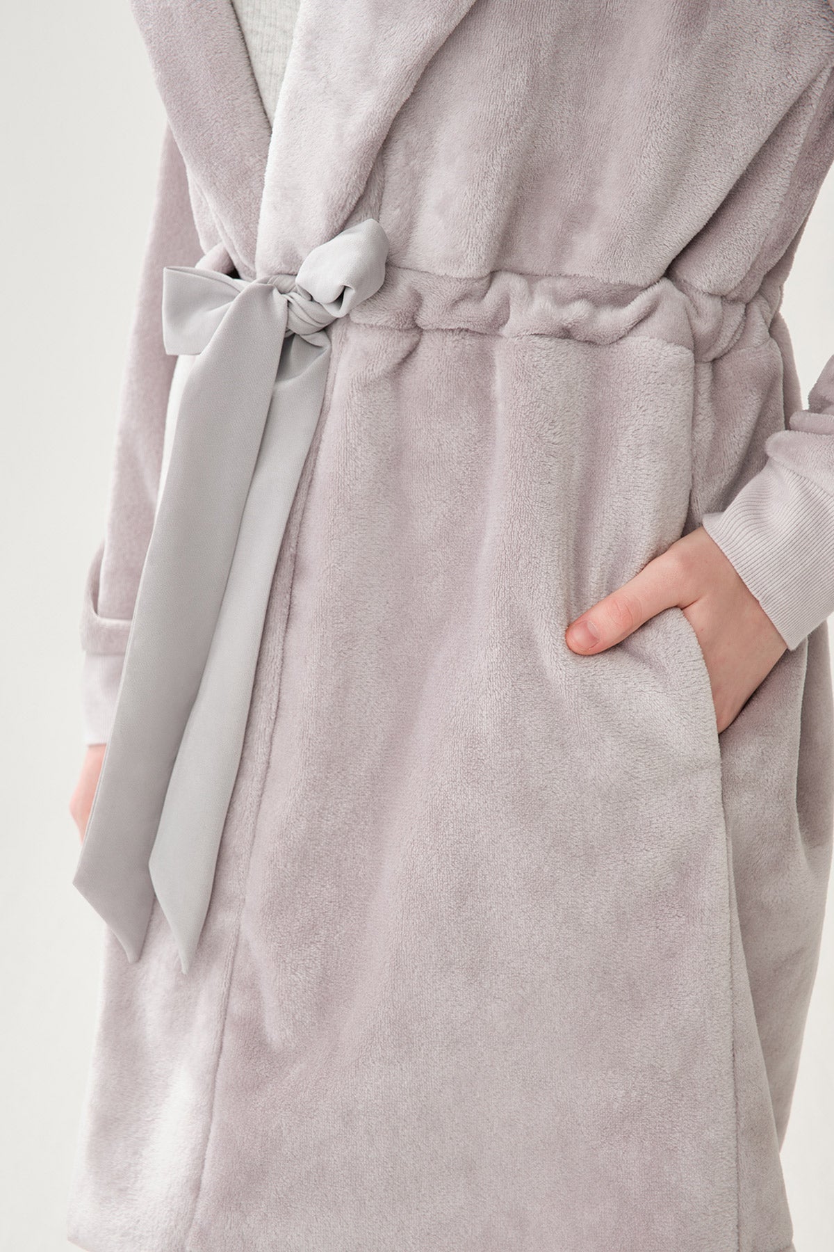 GREY ROBE