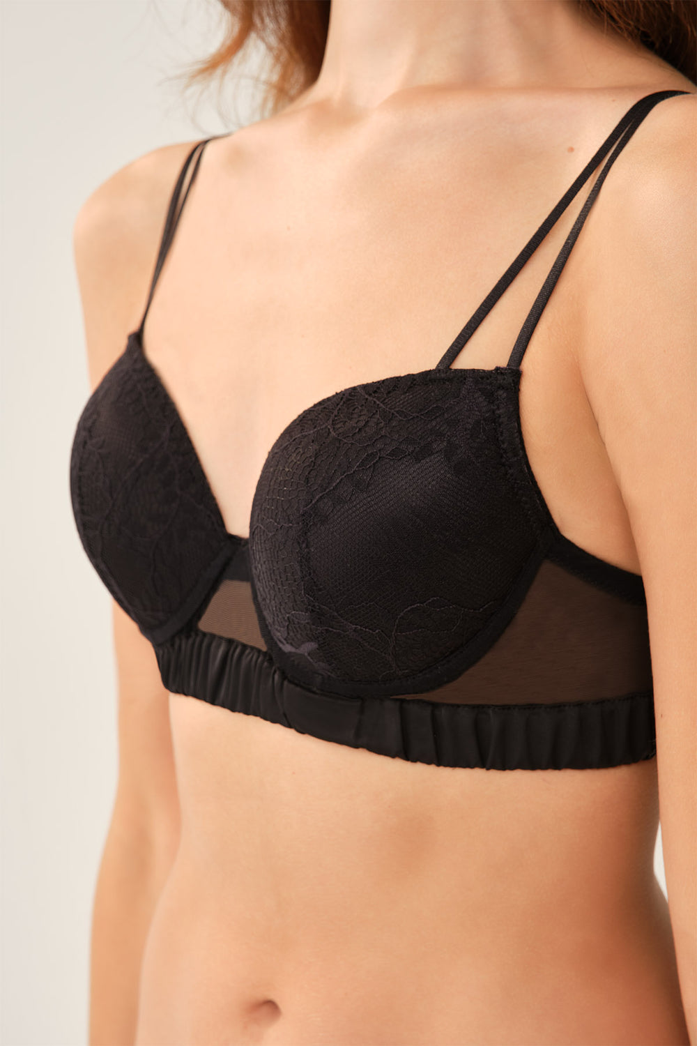BLACK BRA