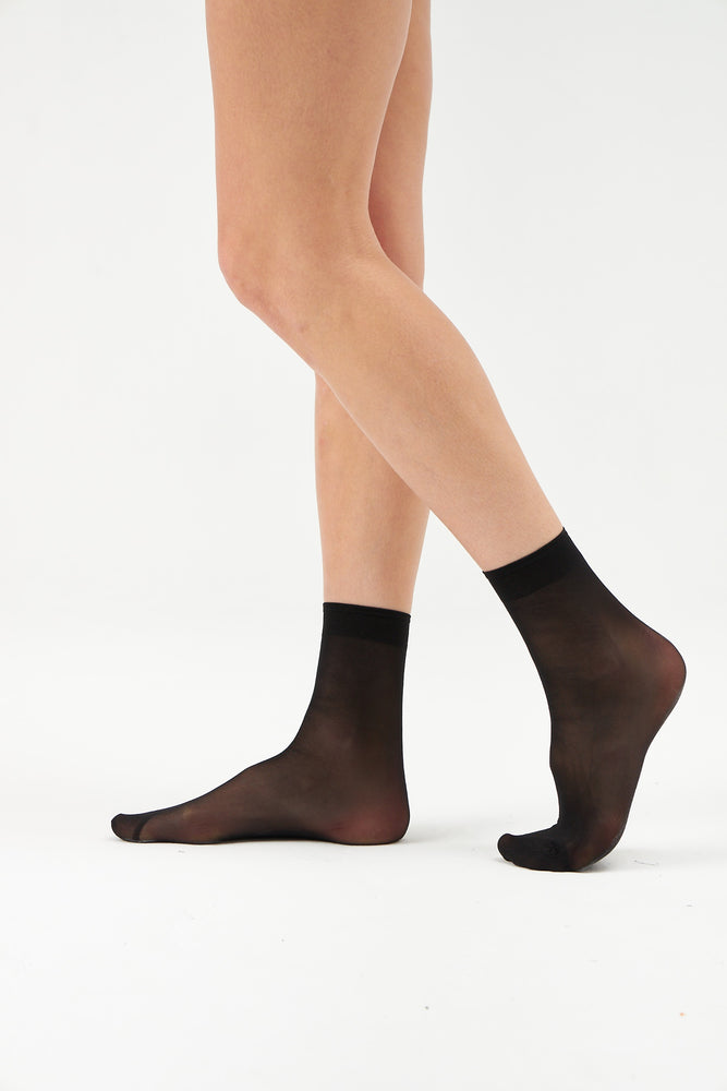 BLACK SOCKS