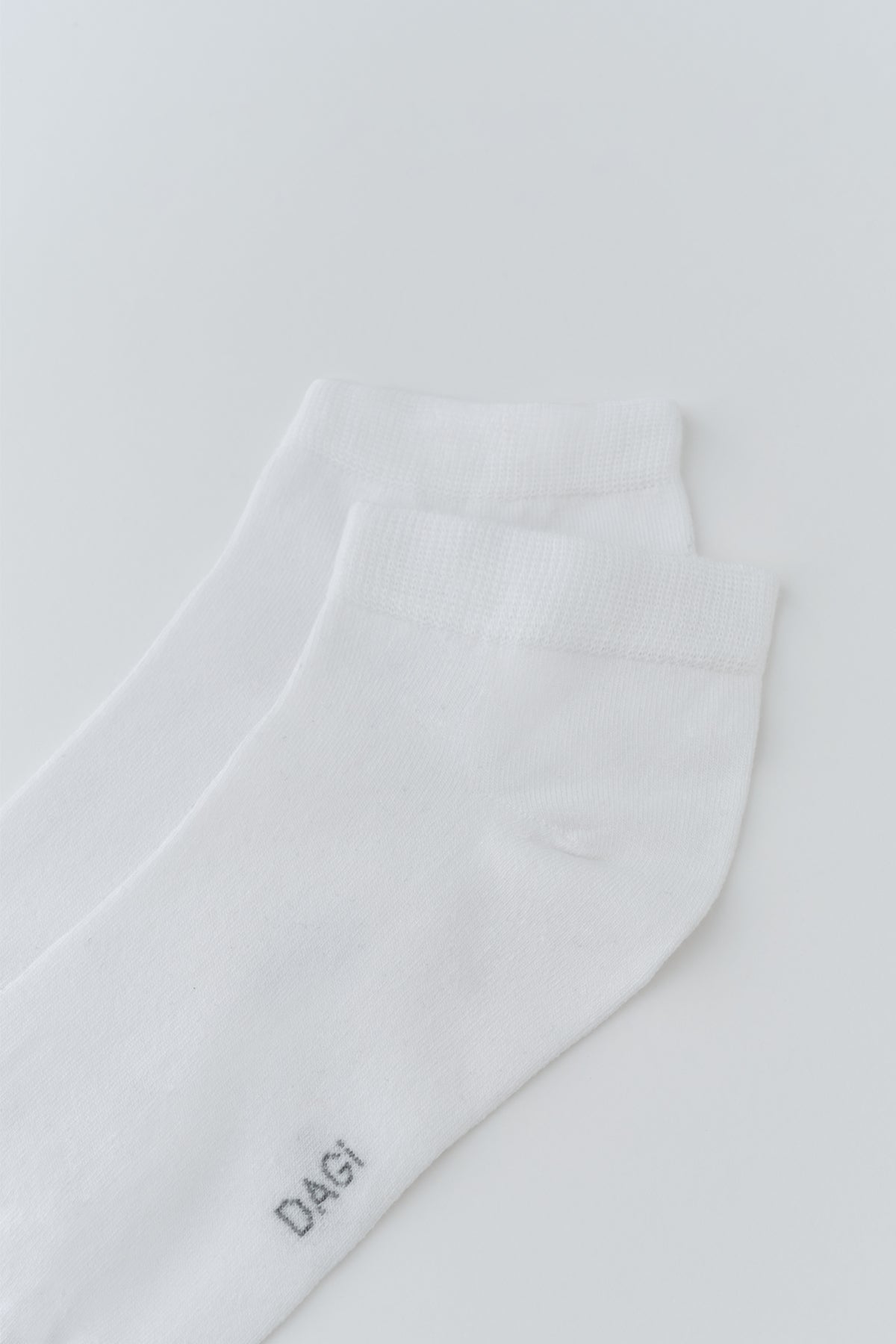 WHITE SOCKS