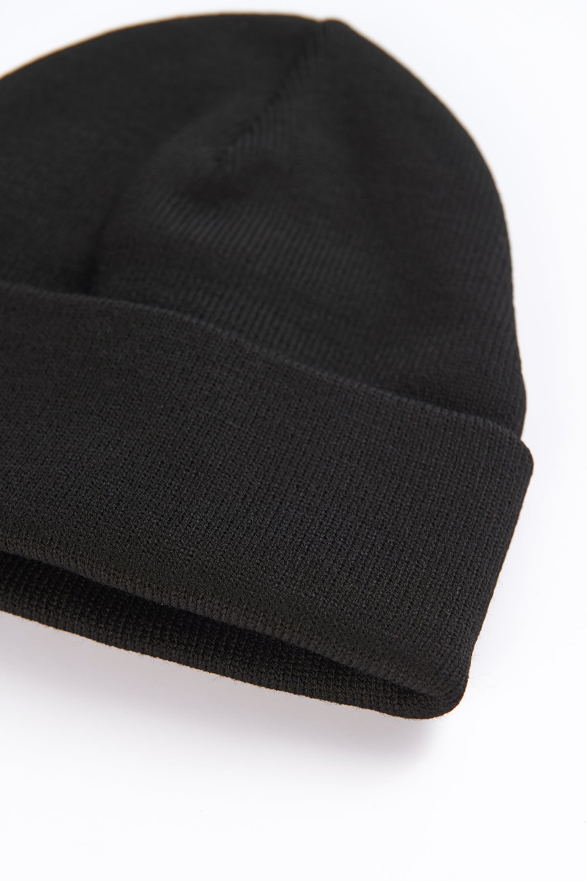 BLACK BEANIE