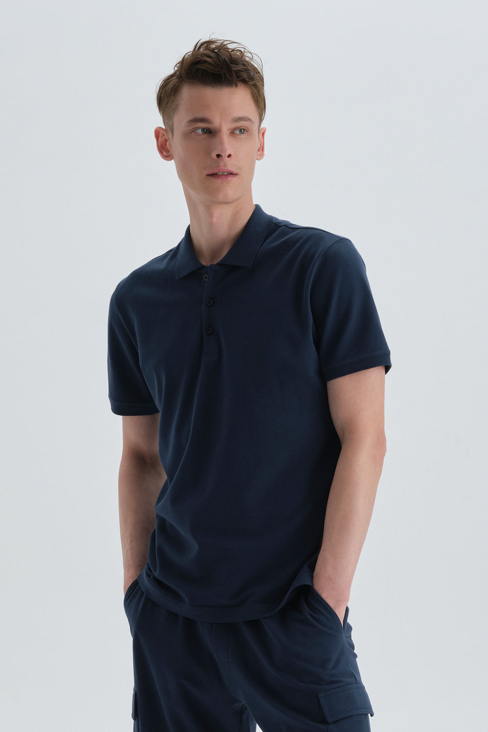 NAVY T-SHIRT