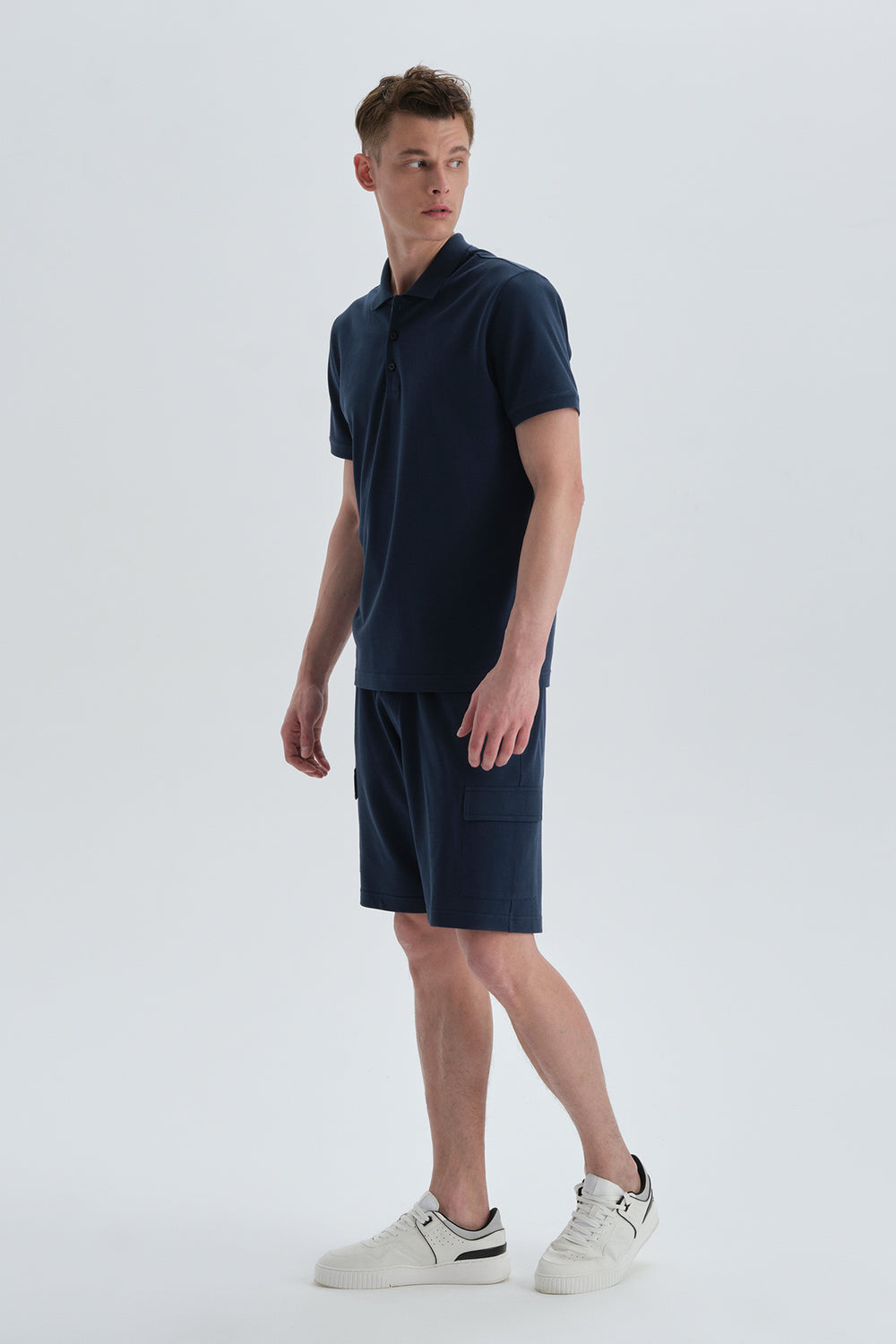 NAVY T-SHIRT