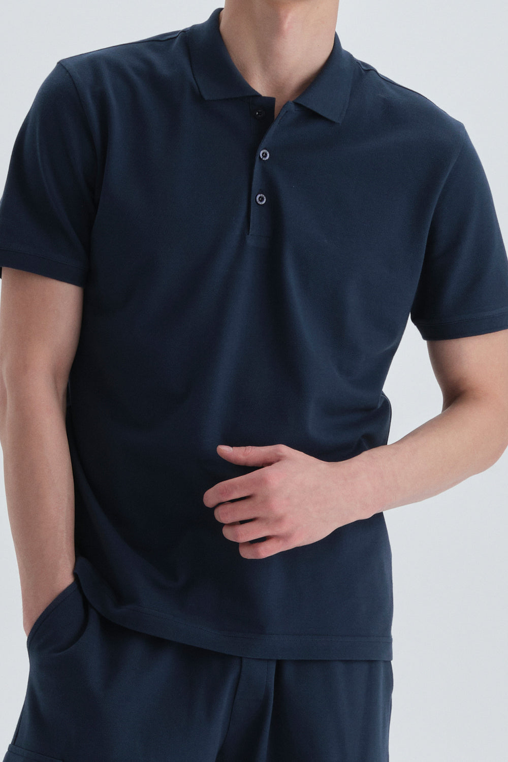 NAVY T-SHIRT
