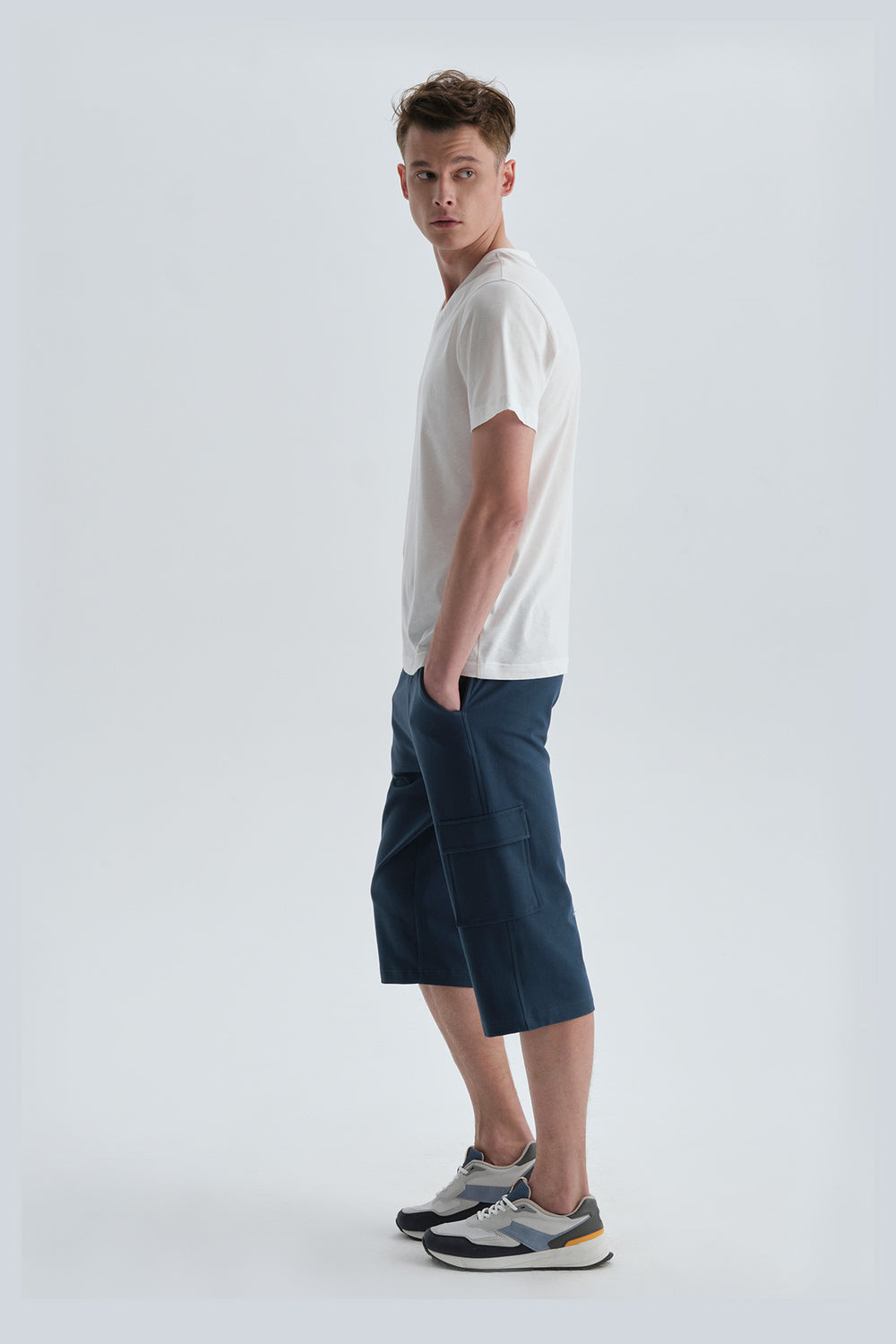 Beyaz Pamuk V Yaka T-Shirt