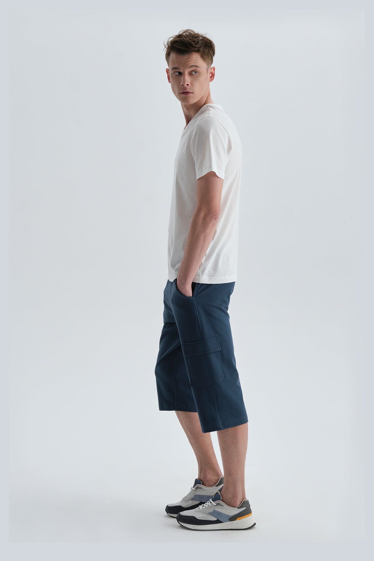 Beyaz Pamuk V Yaka T-Shirt