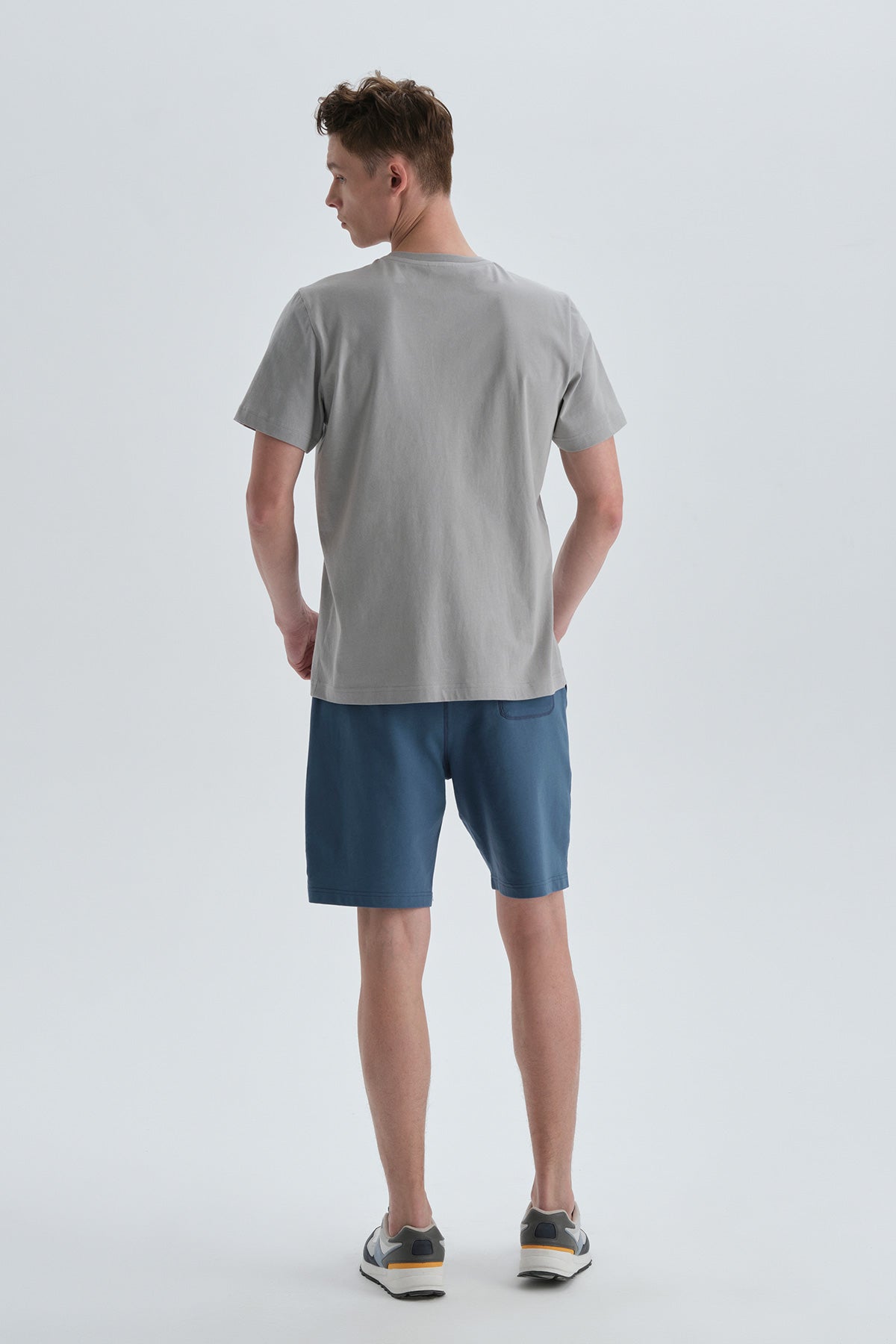 Gri Pamuk V Yaka T-Shirt