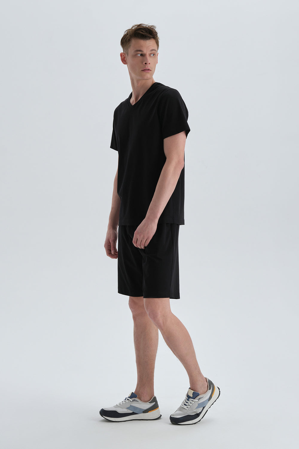 Siyah Pamuk V Yaka T-Shirt