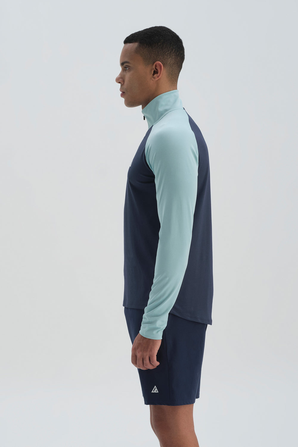 NAVY SWEATSHIRT