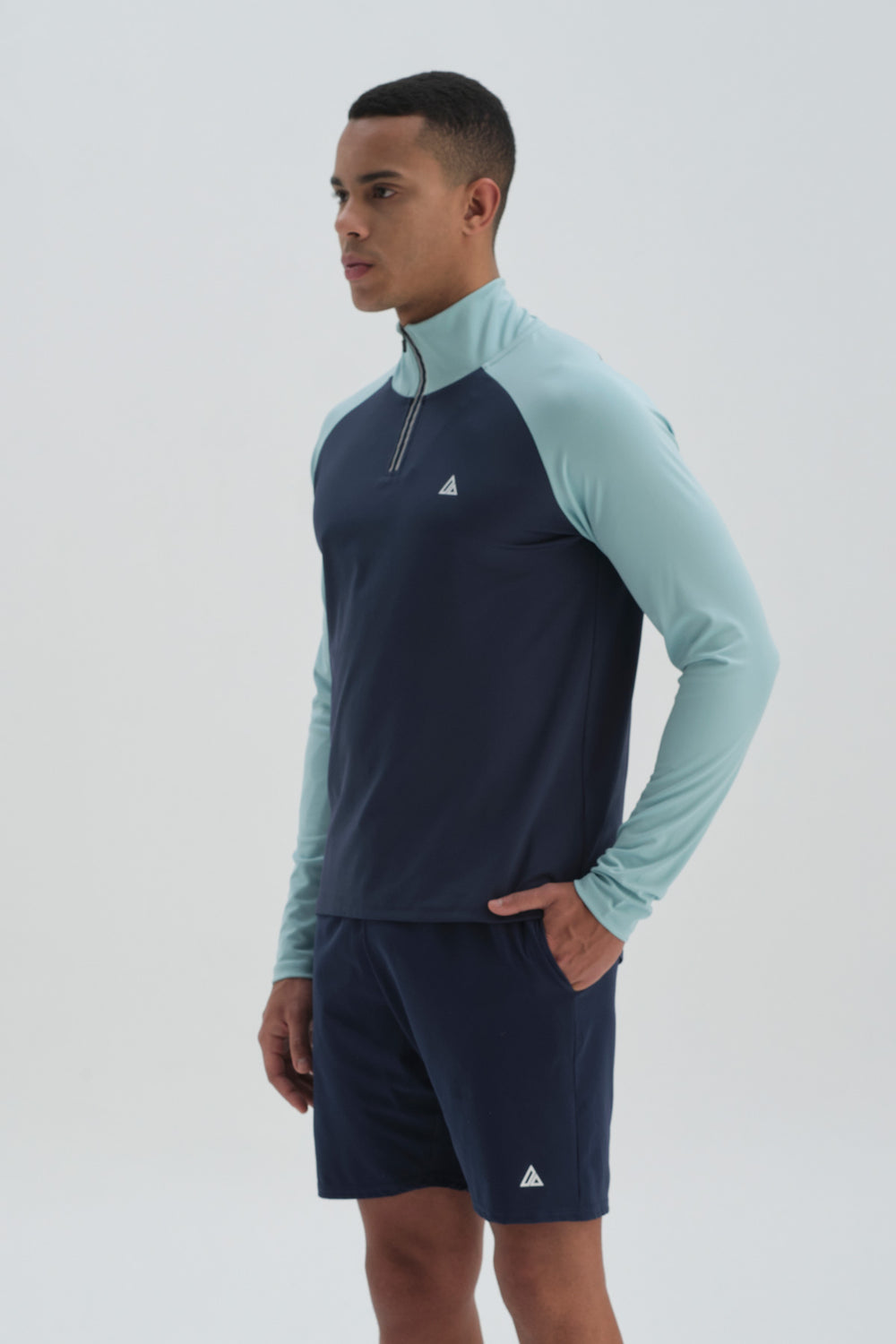 NAVY SWEATSHIRT