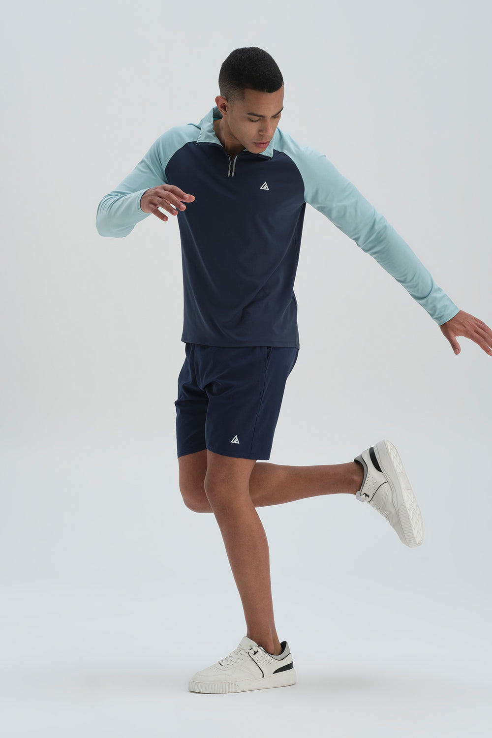 NAVY SWEATSHIRT