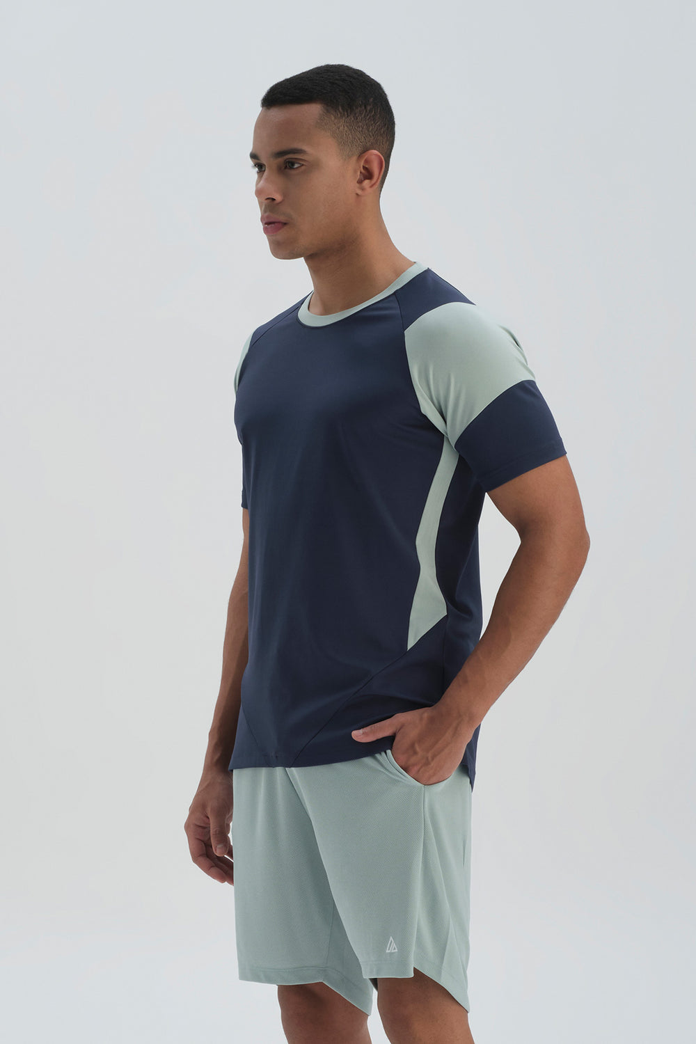 NAVY T-SHIRT