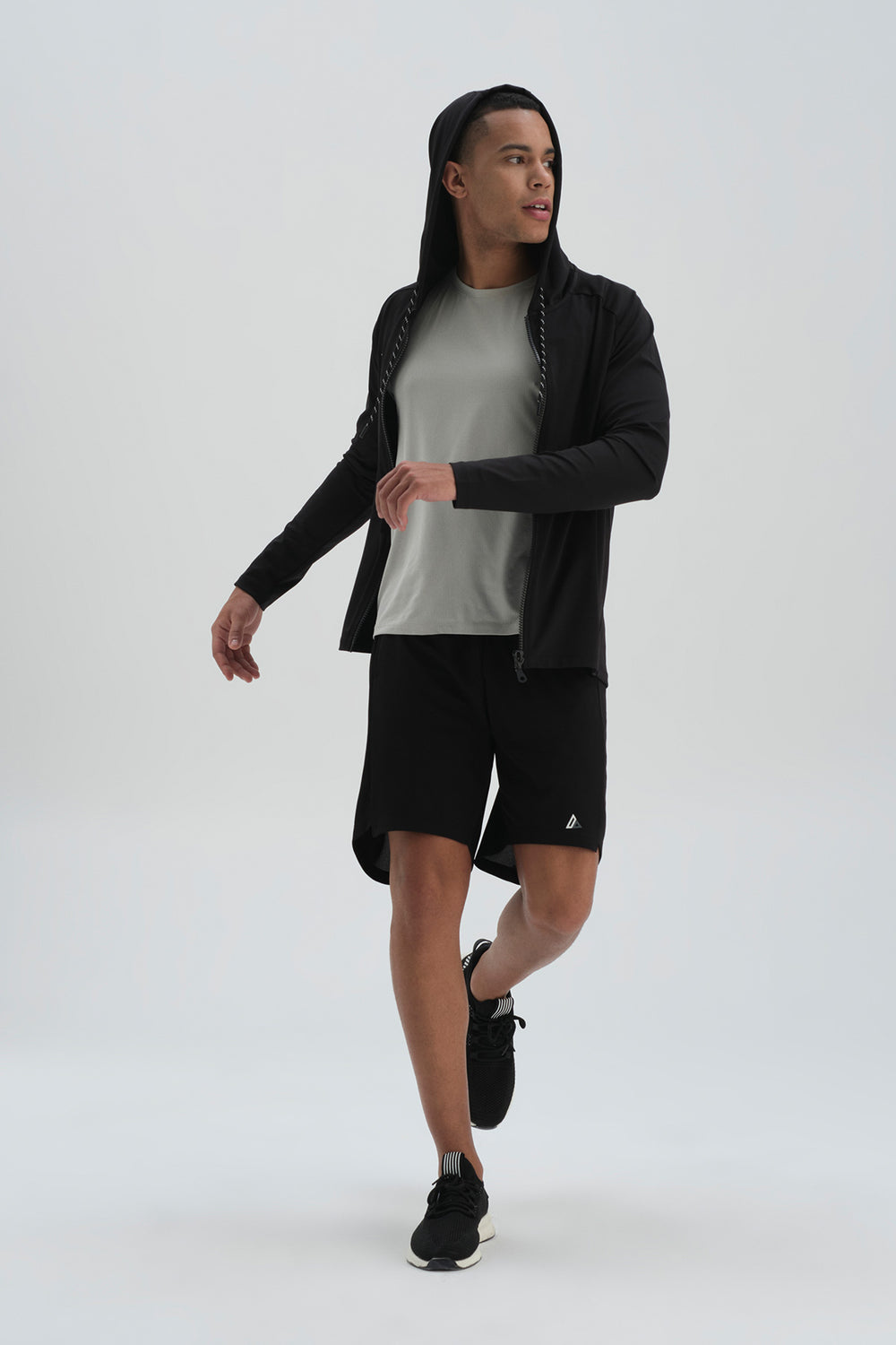 BLACK SWEATSHIRT