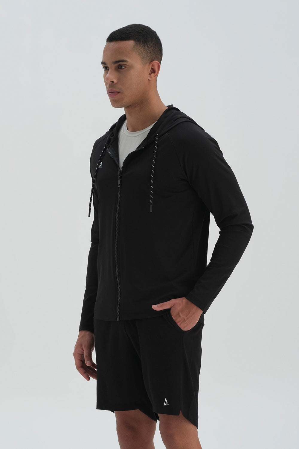 BLACK SWEATSHIRT