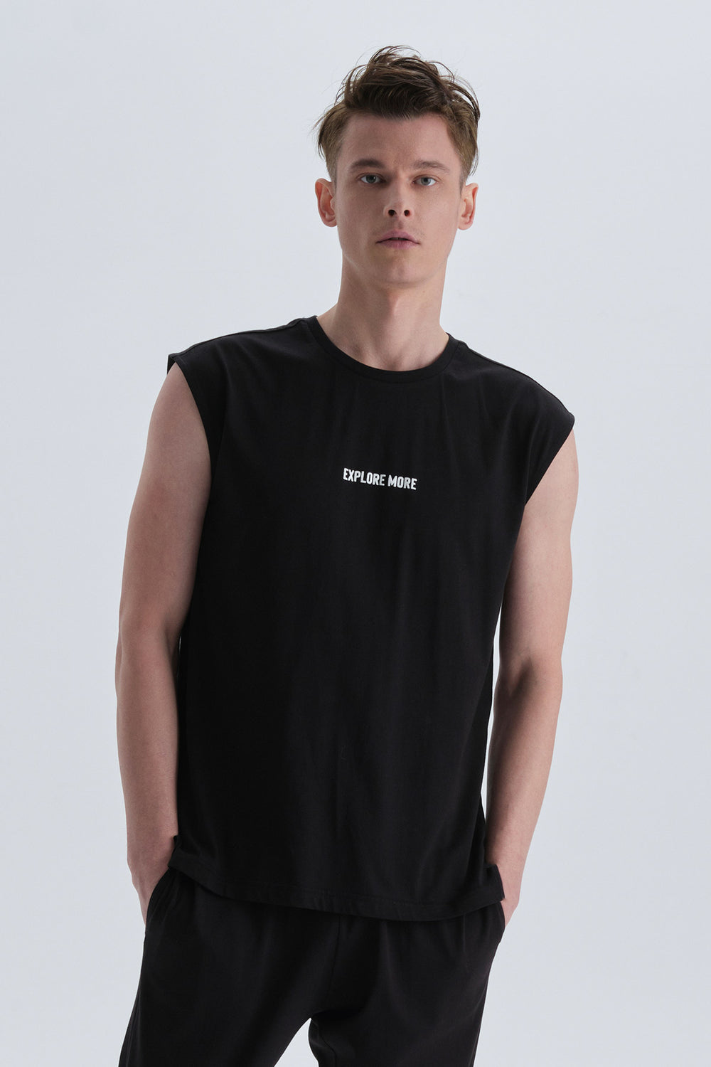 BLACK TANKTOP