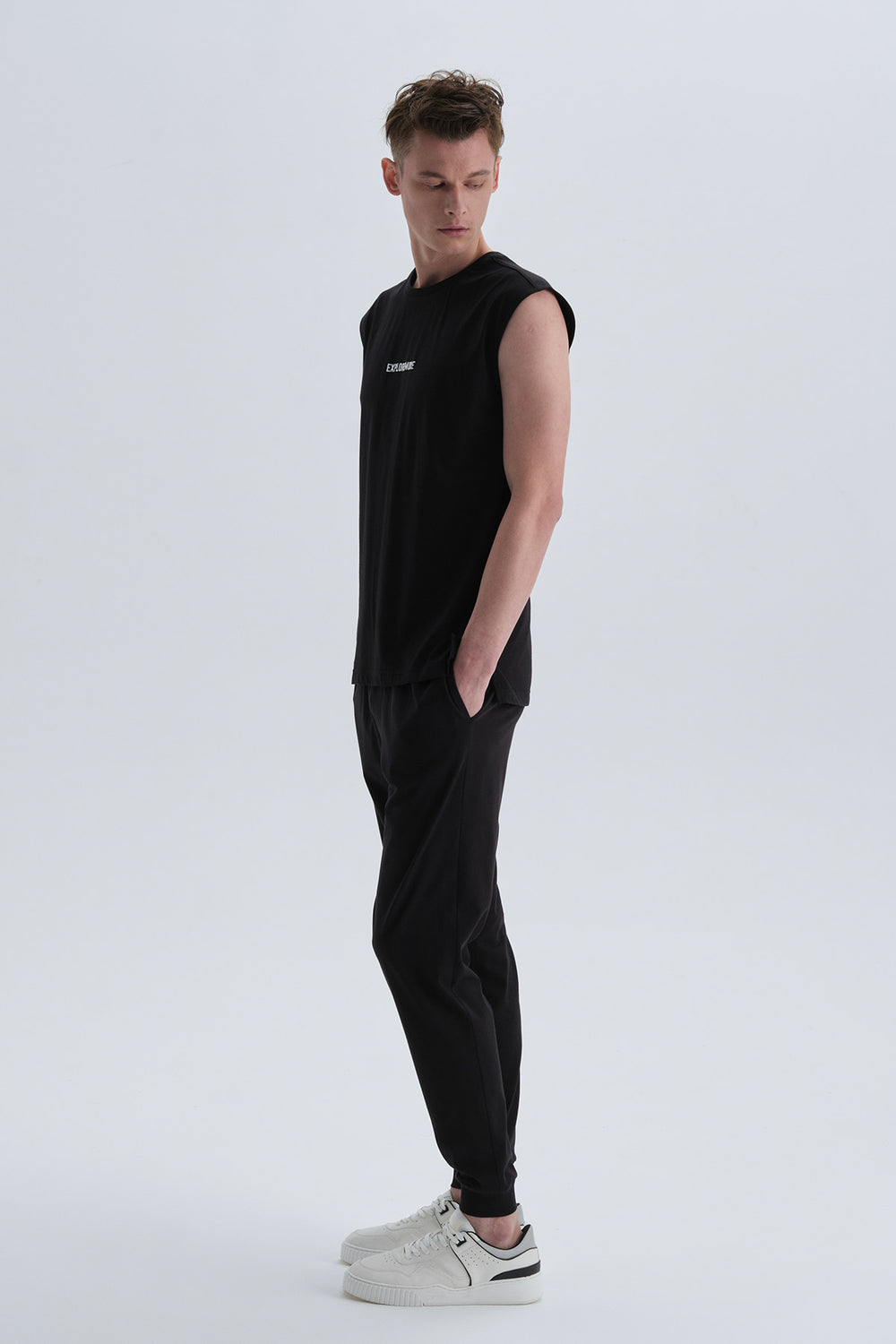 BLACK TANKTOP