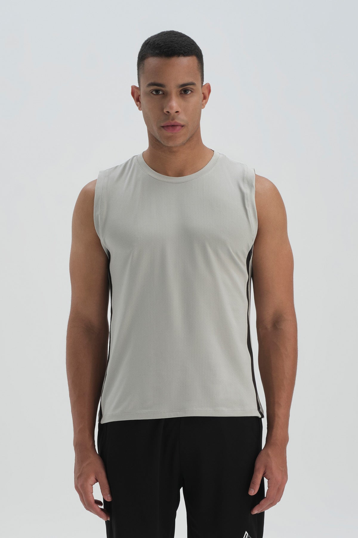 GREY TANKTOP