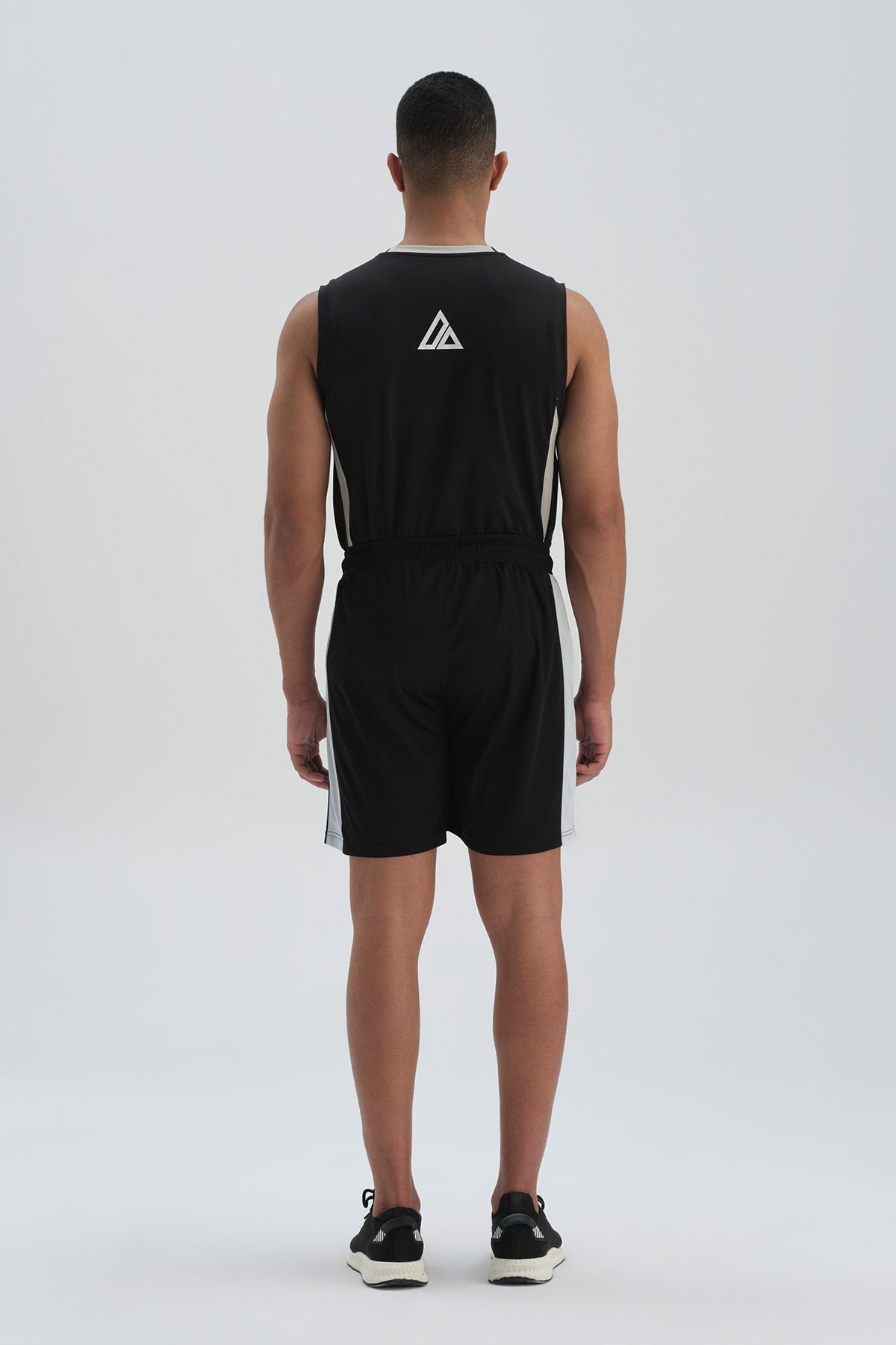 BLACK SHORT