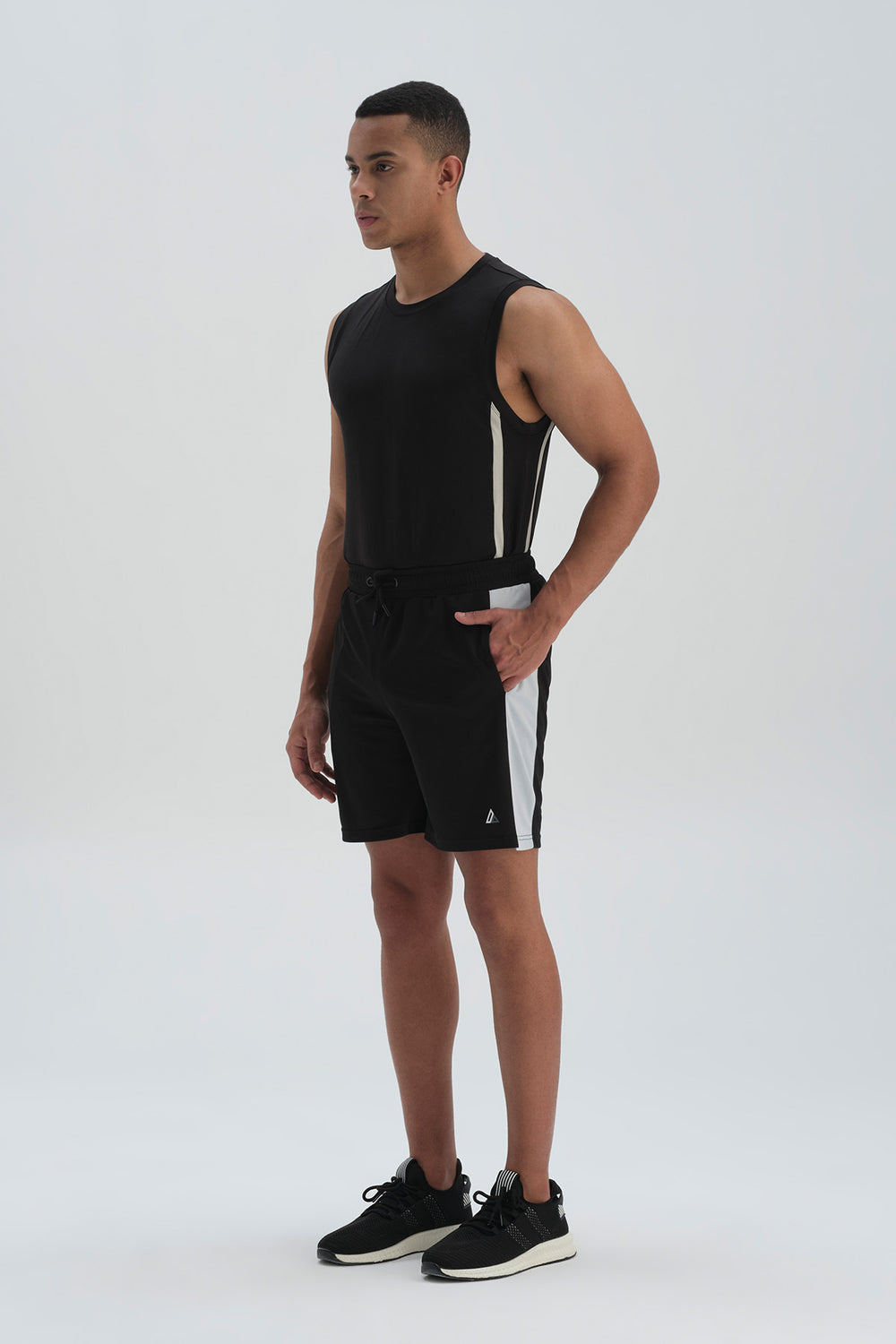BLACK SHORT