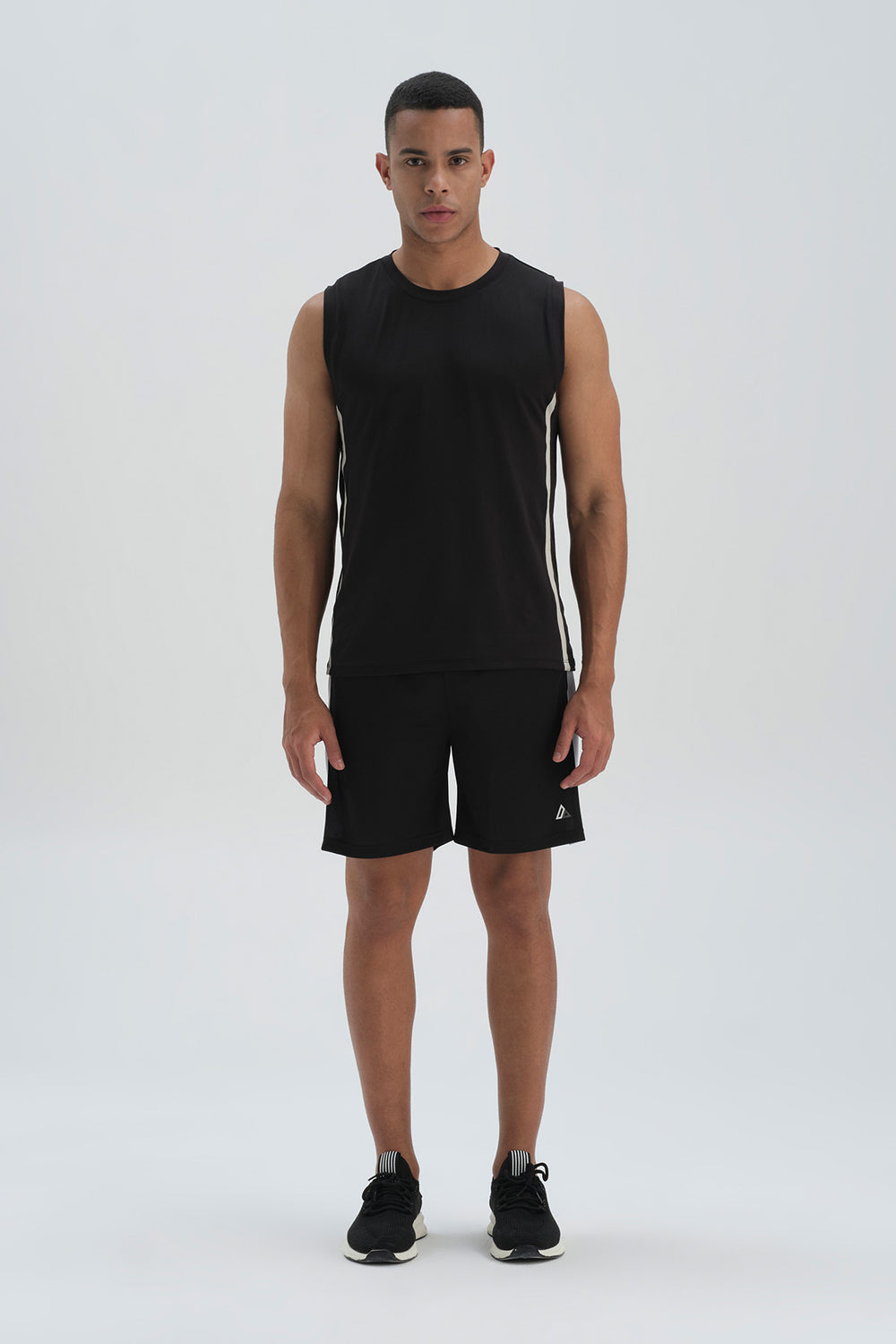 BLACK SHORT