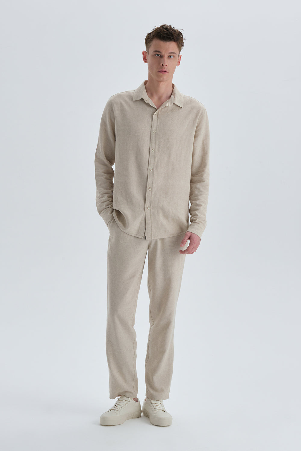 BEIGE TROUSERS