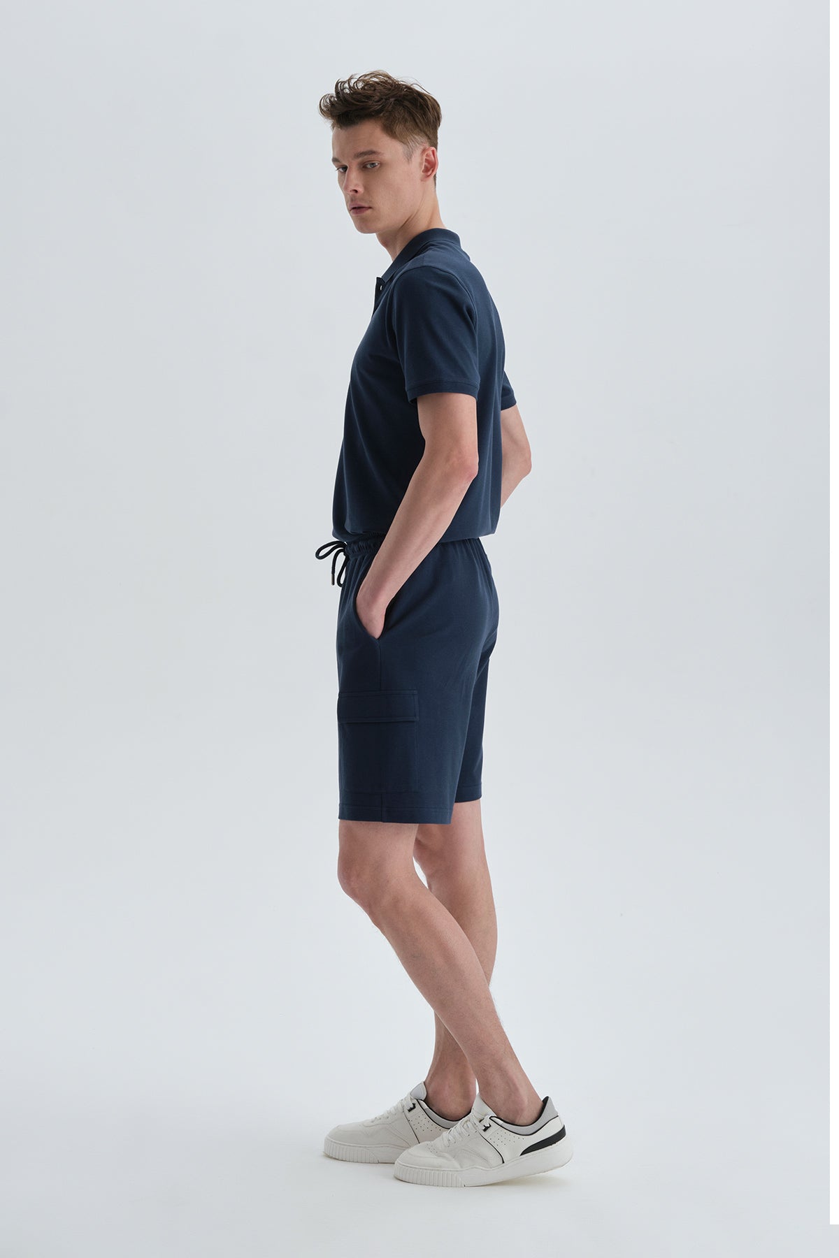 NAVY SHORT