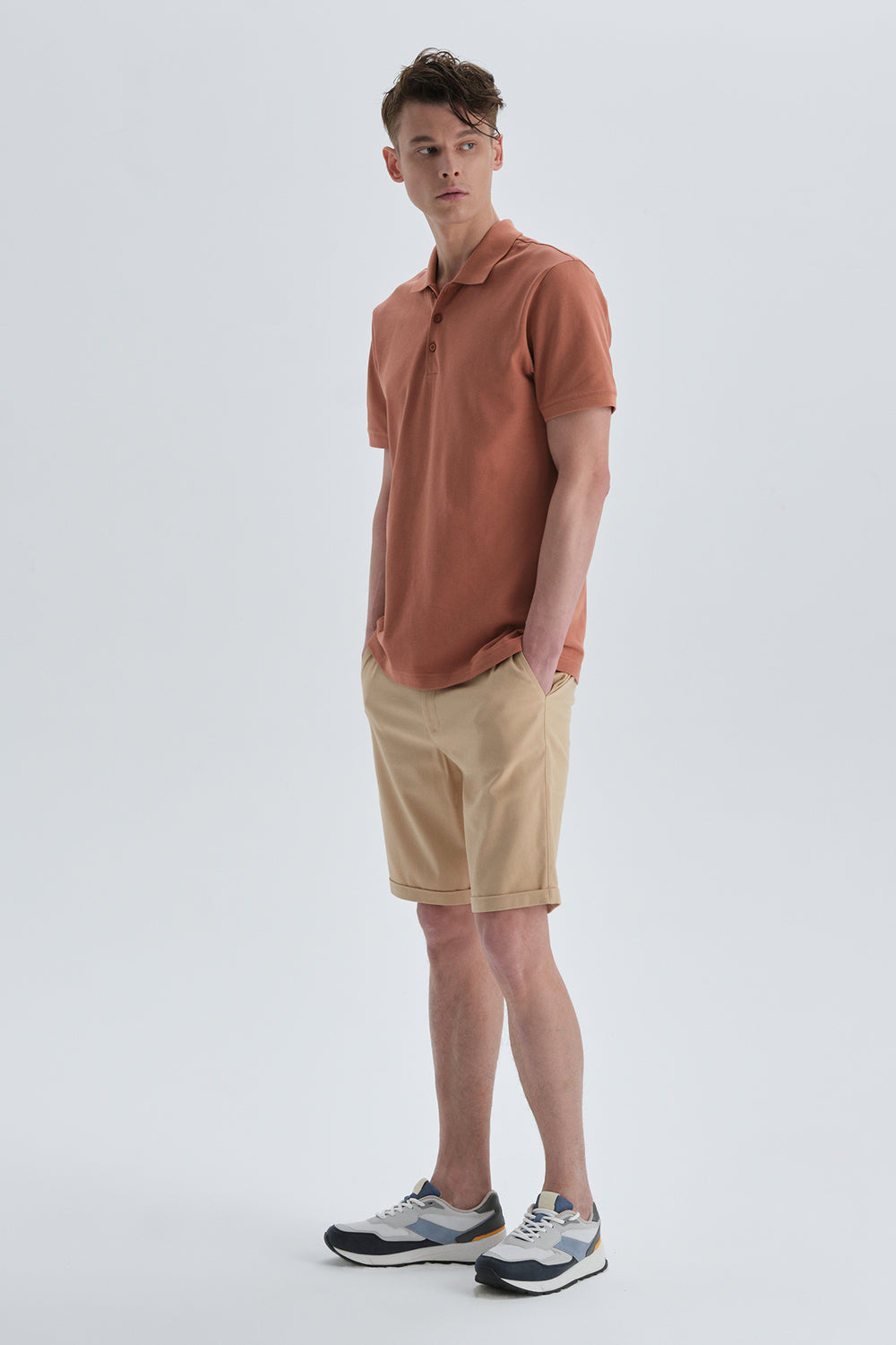 BEIGE SHORT