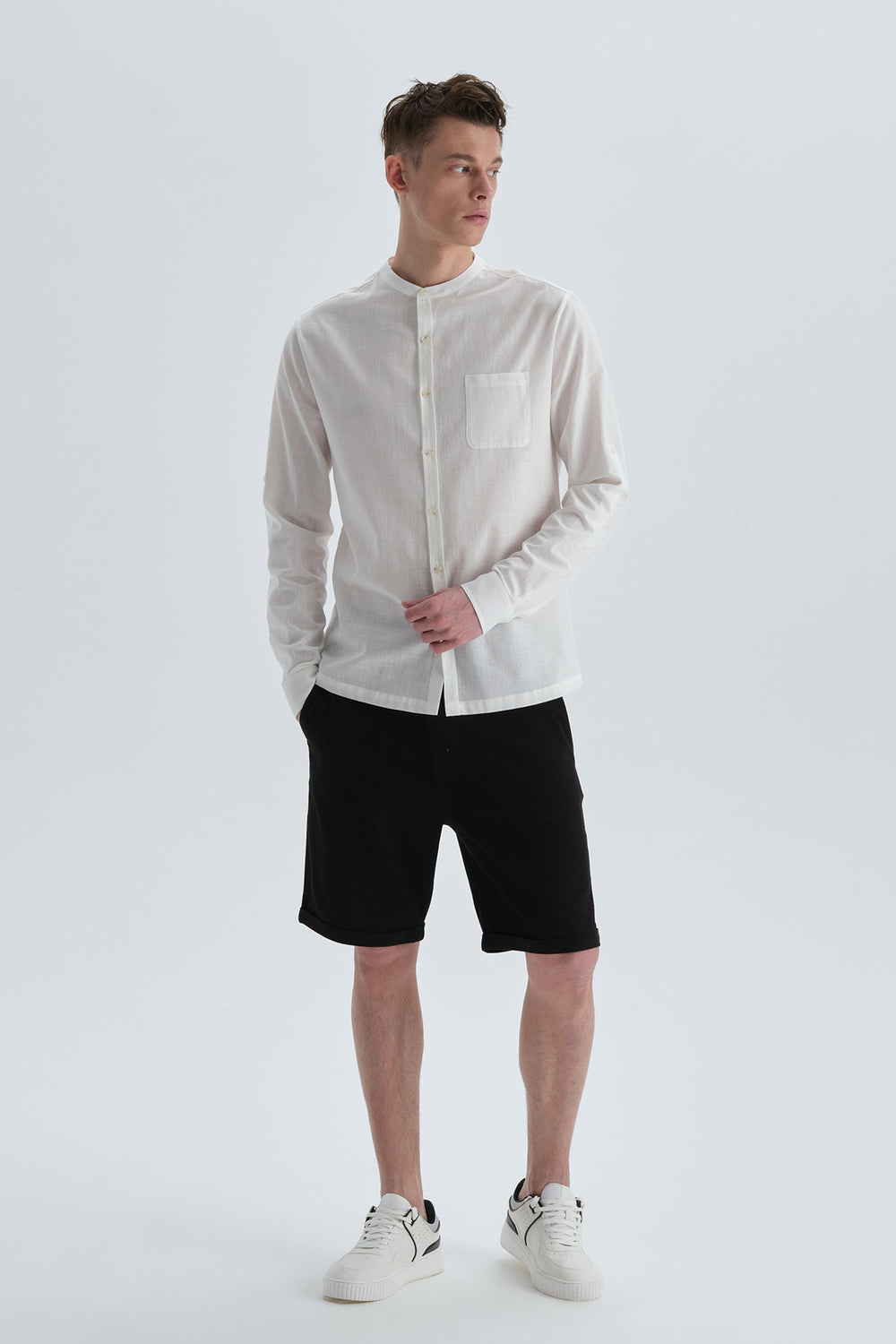 BLACK SHORT