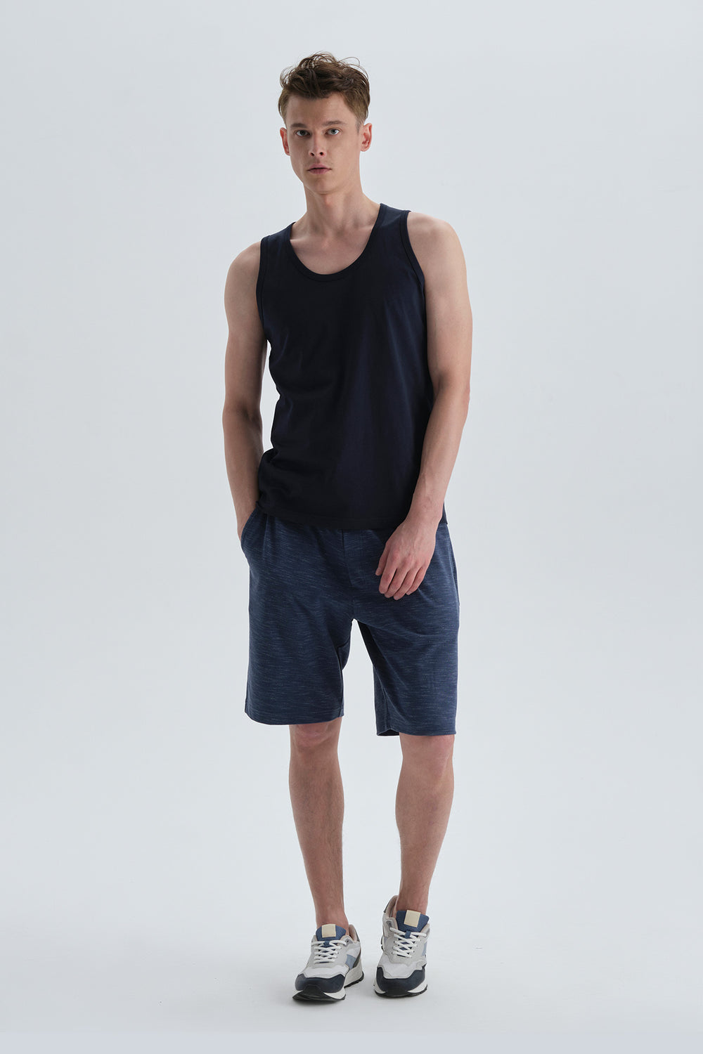 NAVY SHORT