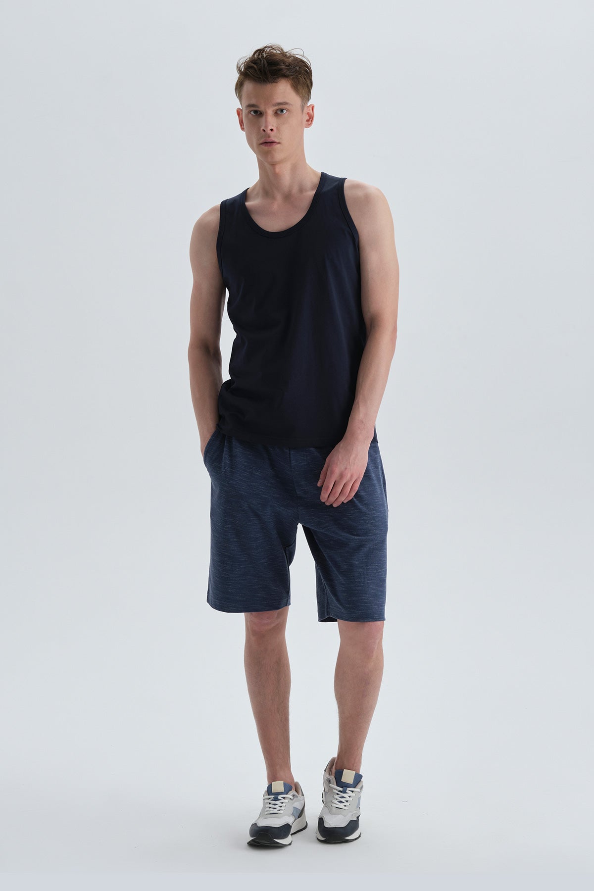 NAVY SHORT