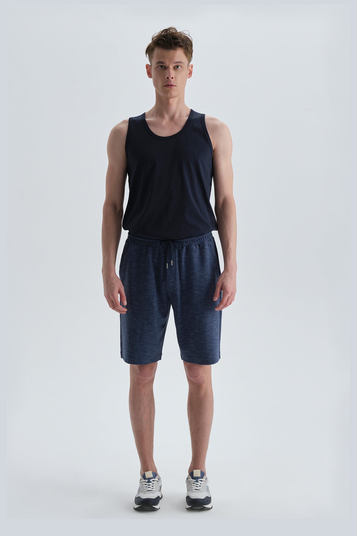 NAVY SHORT