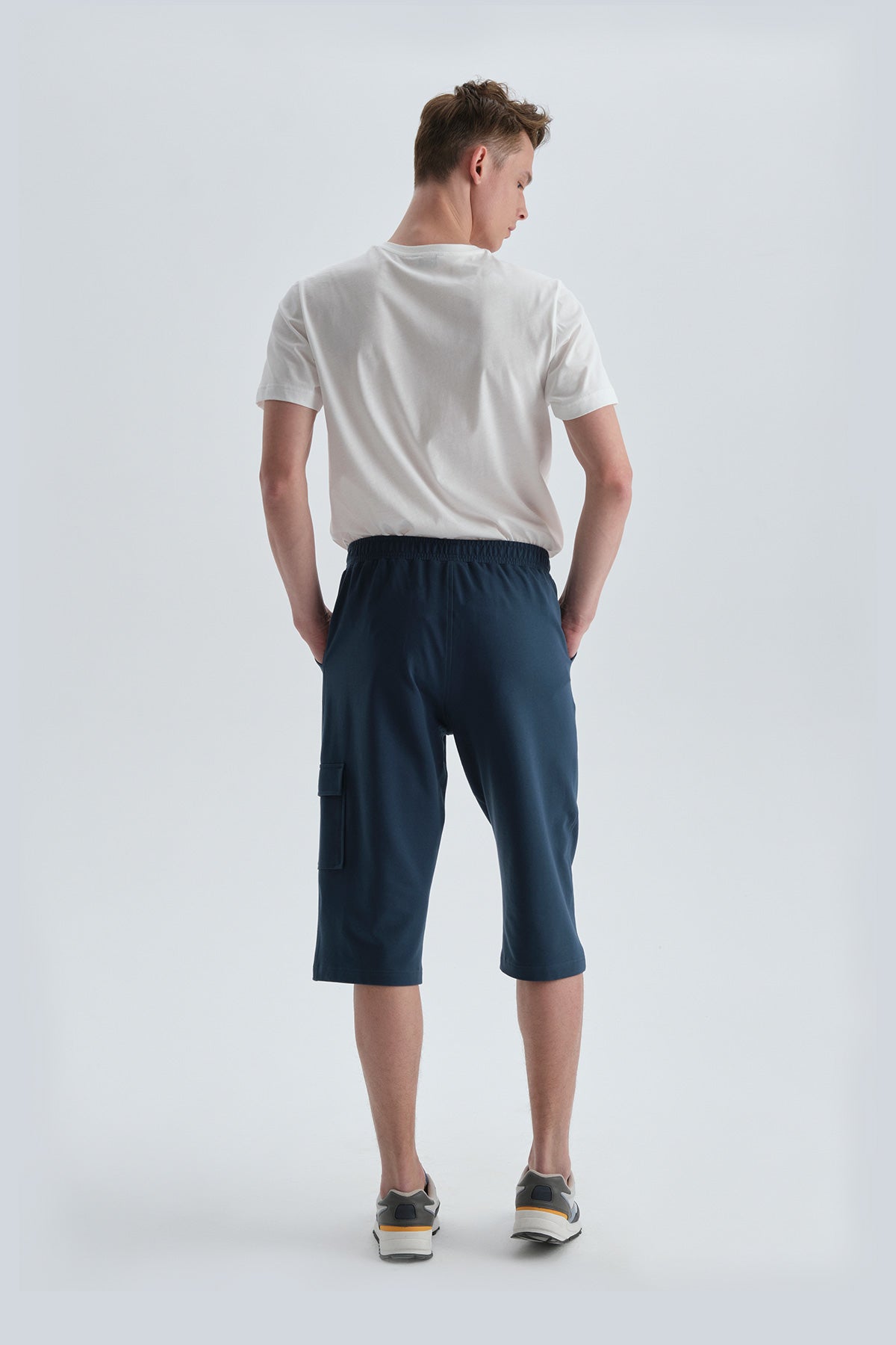 NAVY SHORT